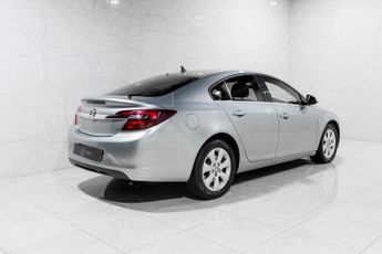 VAUXHALL INSIGNIA 2.0 CDTi SRi Nav Hatchback 5dr Diesel Auto Euro 5 (163 ps)