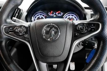 VAUXHALL INSIGNIA 2.0 CDTi SRi Nav Hatchback 5dr Diesel Auto Euro 5 (163 ps)