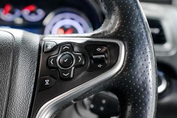 VAUXHALL INSIGNIA 2.0 CDTi SRi Nav Hatchback 5dr Diesel Auto Euro 5 (163 ps)