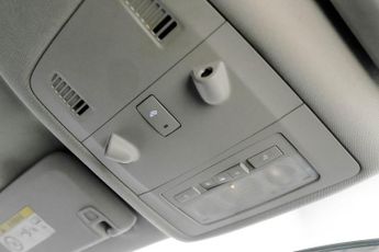 VAUXHALL INSIGNIA 2.0 CDTi SRi Nav Hatchback 5dr Diesel Auto Euro 5 (163 ps)