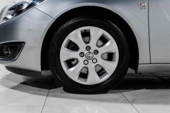 VAUXHALL INSIGNIA 2.0 CDTi SRi Nav Hatchback 5dr Diesel Auto Euro 5 (163 ps)