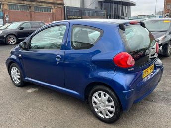 TOYOTA AYGO 1.0 VVT-i Blue Hatchback 3dr Petrol MultiMode Euro 4 (67 bhp)