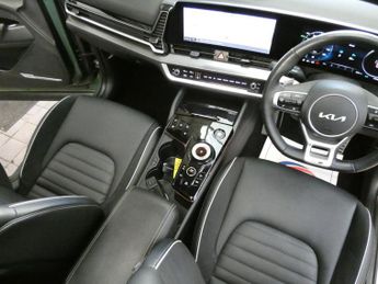 KIA SPORTAGE 1.6 T-GDi 13.8kWh GT-Line S SUV 5dr Petrol Plug-in Hybrid Auto A