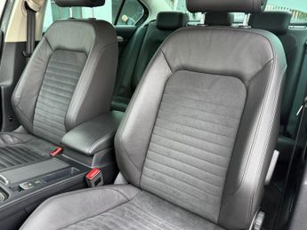 VOLKSWAGEN PASSAT 2.0 BiTDI BlueMotion Tech GT Saloon 4dr Diesel DSG 4Motion Euro 