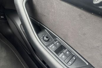 AUDI A4 2.0 TFSI 35 Black Edition Saloon 4dr Petrol S Tronic Euro 6 (s/s