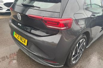VOLKSWAGEN ID.3 Pro Performance 58kWh Life Hatchback 5dr Electric Auto (204 ps) 