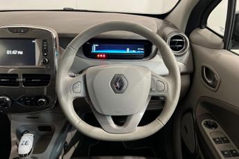 RENAULT ZOE R90 41kWh Signature Nav Hatchback 5dr Electric Auto (92 bhp) BAT