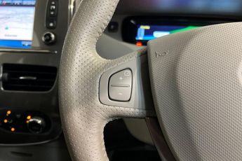 RENAULT ZOE R90 41kWh Signature Nav Hatchback 5dr Electric Auto (92 bhp) BAT