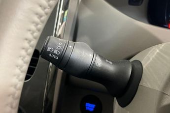 RENAULT ZOE R90 41kWh Signature Nav Hatchback 5dr Electric Auto (92 bhp) BAT