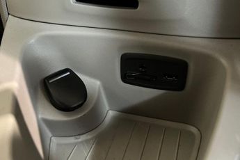 RENAULT ZOE R90 41kWh Signature Nav Hatchback 5dr Electric Auto (92 bhp) BAT