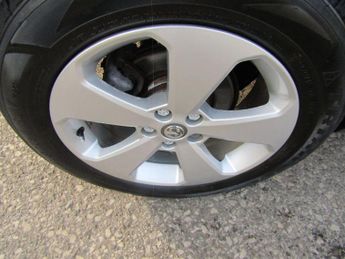 VAUXHALL MOKKA X 1.4i Turbo Design Nav SUV 5dr Petrol Automatic Euro 6 (140 ps)