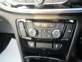 VAUXHALL MOKKA X 1.4i Turbo Design Nav SUV 5dr Petrol Automatic Euro 6 (140 ps)