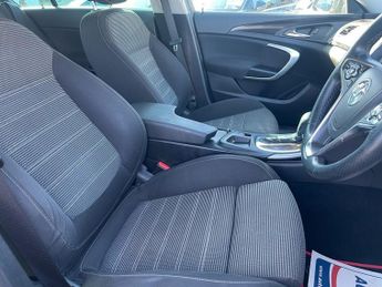 VAUXHALL INSIGNIA 2.0 CDTi SRi Nav Hatchback 5dr Diesel Auto Euro 5 (163 ps)