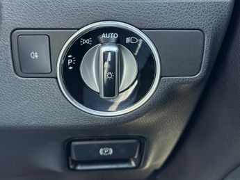 MERCEDES-BENZ GLA 2.1 GLA220d AMG Line (Premium Plus) SUV 5dr Diesel 7G-DCT 4MATIC