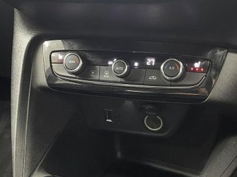 VAUXHALL Corsa Electric 50kWh Elite Premium Hatchback 5dr Electric Auto (136 ps)