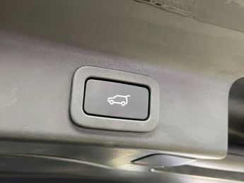 JAGUAR F-PACE 2.0 D200 MHEV R-Dynamic SE SUV 5dr Diesel Auto AWD Euro 6 (s/s) 