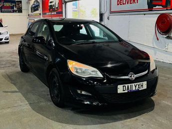 Vauxhall Astra 1.6 16v Exclusiv Hatchback 5dr Petrol Auto Euro 5 (115 ps) 30 Da