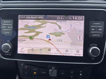 NISSAN LEAF 40kWh N-Connecta Hatchback 5dr Electric Auto (150 ps)