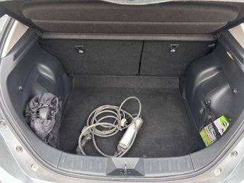 NISSAN LEAF 40kWh N-Connecta Hatchback 5dr Electric Auto (150 ps)