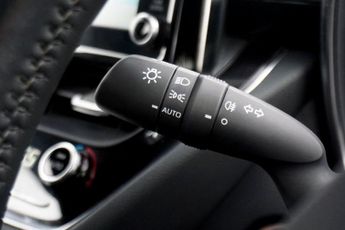 TOYOTA COROLLA 1.8 VVT-h Icon Tech Touring Sports Petrol Hybrid CVT Euro 6 (s/s