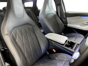 FORD EXPLORER Standard Range 52kWh Premium SUV 5dr Electric Auto (170 ps)