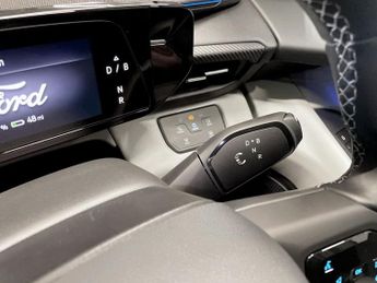 FORD EXPLORER Standard Range 52kWh Premium SUV 5dr Electric Auto (170 ps)