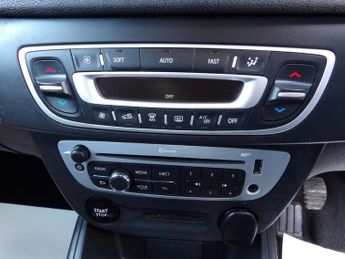 RENAULT MEGANE 1.5 dCi Dynamique Nav Hatchback 5dr Diesel Manual Euro 6 (s/s) (