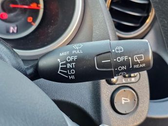 HONDA JAZZ 1.4 i-VTEC ES Hatchback 5dr Petrol i SHIFT Euro 4 (100 ps)