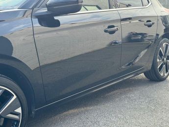 VAUXHALL Corsa Electric 50kWh Elite Premium Hatchback 5dr Electric Auto (136 ps)