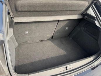 VAUXHALL Corsa Electric 50kWh Elite Premium Hatchback 5dr Electric Auto (136 ps)