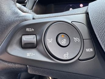 VAUXHALL Corsa Electric 50kWh Elite Premium Hatchback 5dr Electric Auto (136 ps)