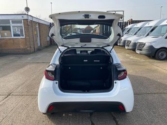 TOYOTA YARIS 1.5 VVT-H ICON HATCHBACK 5DR PETROL HYBRID E-CVT 115BHP. EURO 6.