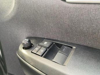 TOYOTA YARIS 1.5 VVT-H ICON HATCHBACK 5DR PETROL HYBRID E-CVT 115BHP. EURO 6.