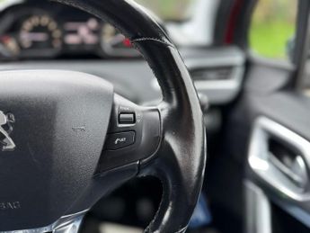 PEUGEOT 208 1.2 PureTech Allure Hatchback 5dr Petrol EAT Euro 6 (s/s) (110 p