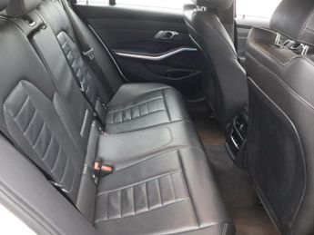 BMW 3 SERIES 2.0 330e 12kWh M Sport Touring 5dr Petrol Plug-in Hybrid Auto Eu