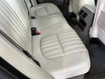 JAGUAR F-PACE 2.0 D180 Portfolio SUV 5dr Diesel Auto AWD Euro 6 (s/s) (180 ps)