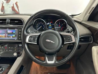 JAGUAR F-PACE 2.0 D180 Portfolio SUV 5dr Diesel Auto AWD Euro 6 (s/s) (180 ps)