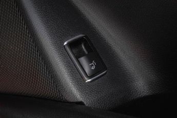 MERCEDES-BENZ 180 2.1 GLA220d AMG Line SUV 5dr Diesel 7G-DCT 4MATIC Euro 6 (s/s) (