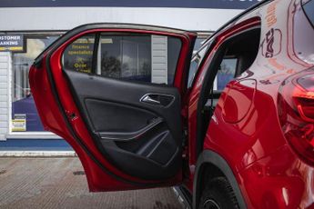 MERCEDES-BENZ 180 2.1 GLA220d AMG Line SUV 5dr Diesel 7G-DCT 4MATIC Euro 6 (s/s) (