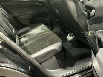 VOLKSWAGEN 181 Pure 52kWh Life SUV 5dr Electric Auto (148 ps)