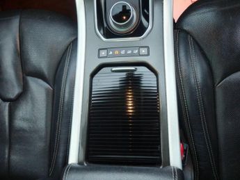 LAND ROVER RANGE ROVER EVOQUE 2.2 SD4 Dynamic SUV 5dr Diesel Auto 4WD Euro 5 (s/s) (190 ps)