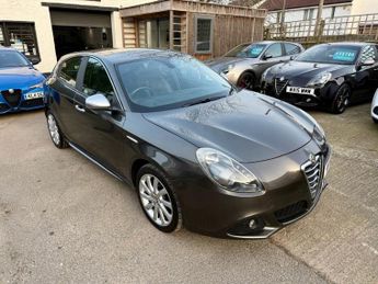 Alfa Romeo Giulietta 1.6 JTDM-2 Veloce Hatchback 5dr Diesel Manual Euro 5 (s/s) (105 