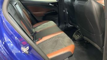 VOLKSWAGEN ID.4 Pro Performance 77kWh Life SUV 5dr Electric Auto (204 ps)