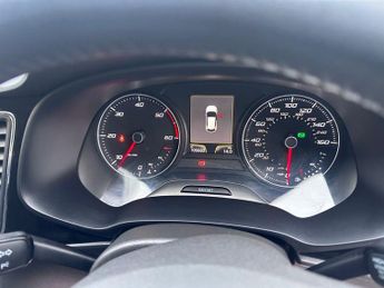 SEAT LEON 1.6 TDI CR SE Hatchback 5dr Diesel DSG Euro 5 (s/s) (105 ps)