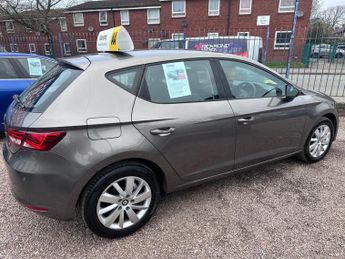 SEAT LEON 1.6 TDI CR SE Hatchback 5dr Diesel DSG Euro 5 (s/s) (105 ps)