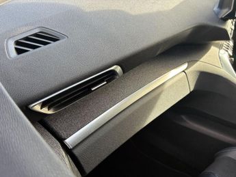 PEUGEOT 3008 1.5 BlueHDi Allure Premium + SUV 5dr Diesel Manual Euro 6 (s/s) 