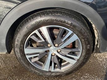 PEUGEOT 3008 1.5 BlueHDi Allure Premium + SUV 5dr Diesel Manual Euro 6 (s/s) 