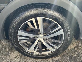 PEUGEOT 3008 1.5 BlueHDi Allure Premium + SUV 5dr Diesel Manual Euro 6 (s/s) 