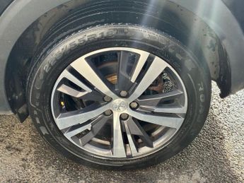 PEUGEOT 3008 1.5 BlueHDi Allure Premium + SUV 5dr Diesel Manual Euro 6 (s/s) 