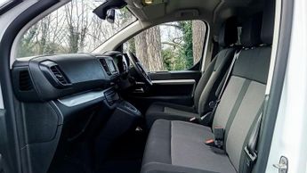 TOYOTA PROACE VERSO  Toyota PROACE Verso 50kWh Shuttle Long MPV Auto LWB 5dr.*9 SEAT